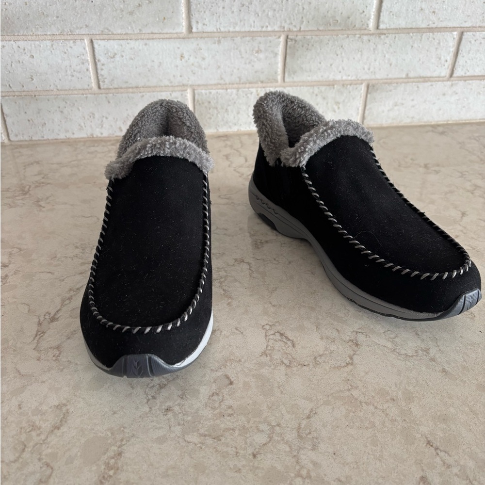 Easy Spirit Women’s Lined Bootie Size 8 M